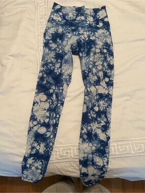 lululemon athletica Blue and White Tie-Dye Leggings